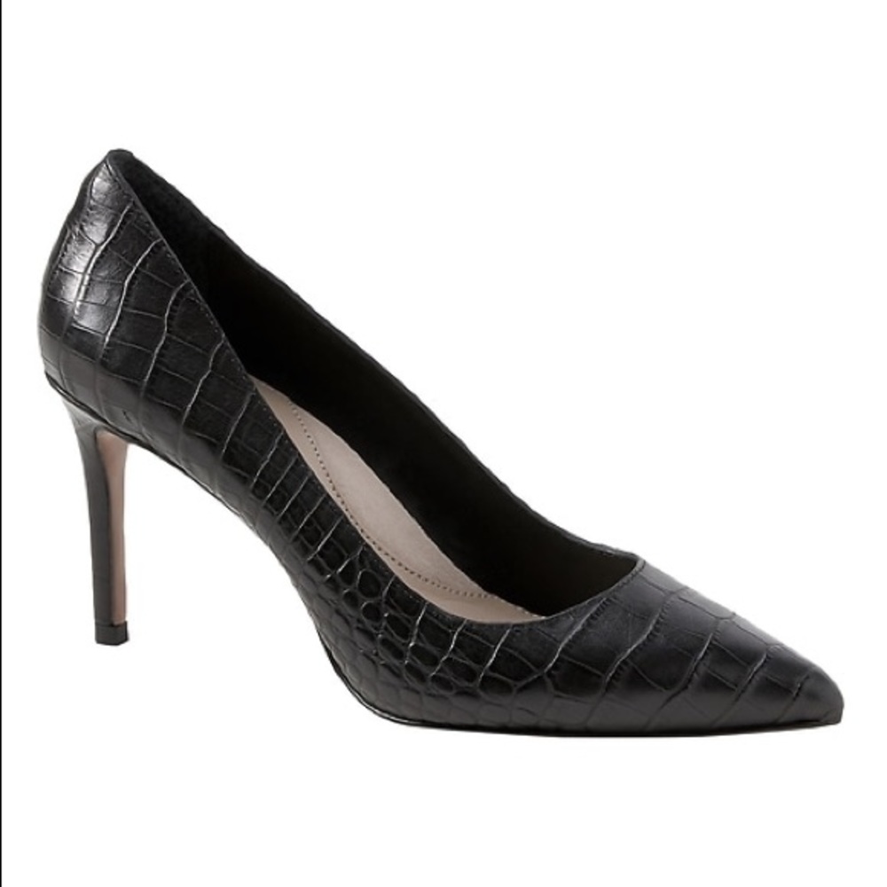 Madison 12 Hour Black Embossed Leather Pumps